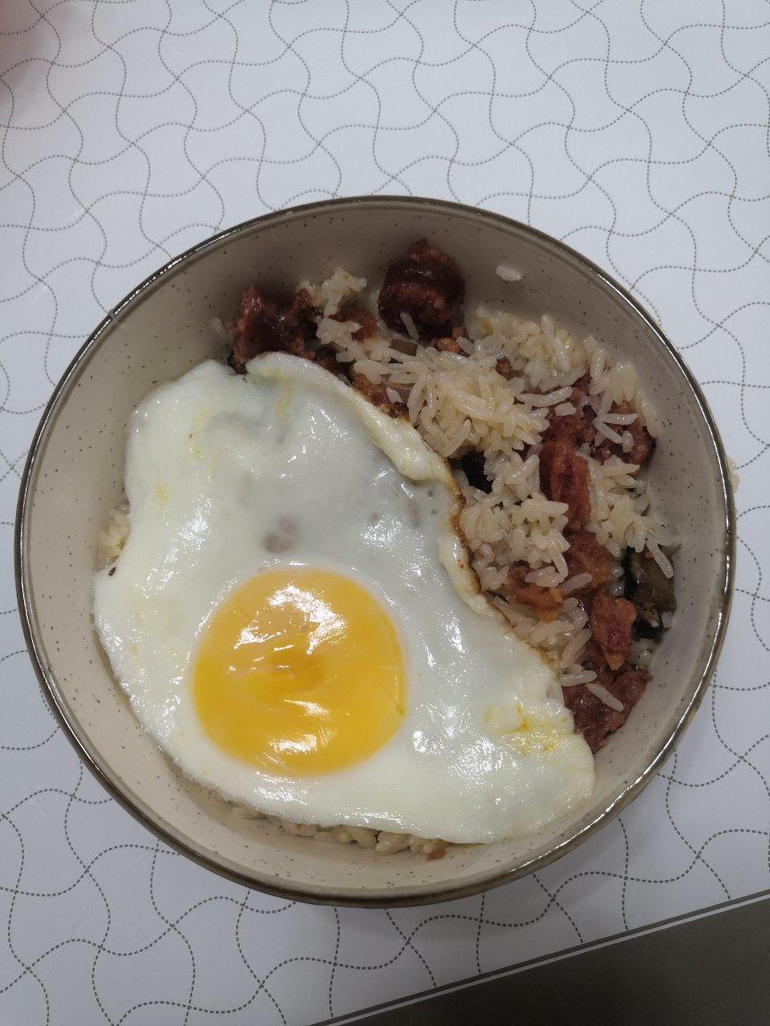 电饭锅版香菇腊肠饭