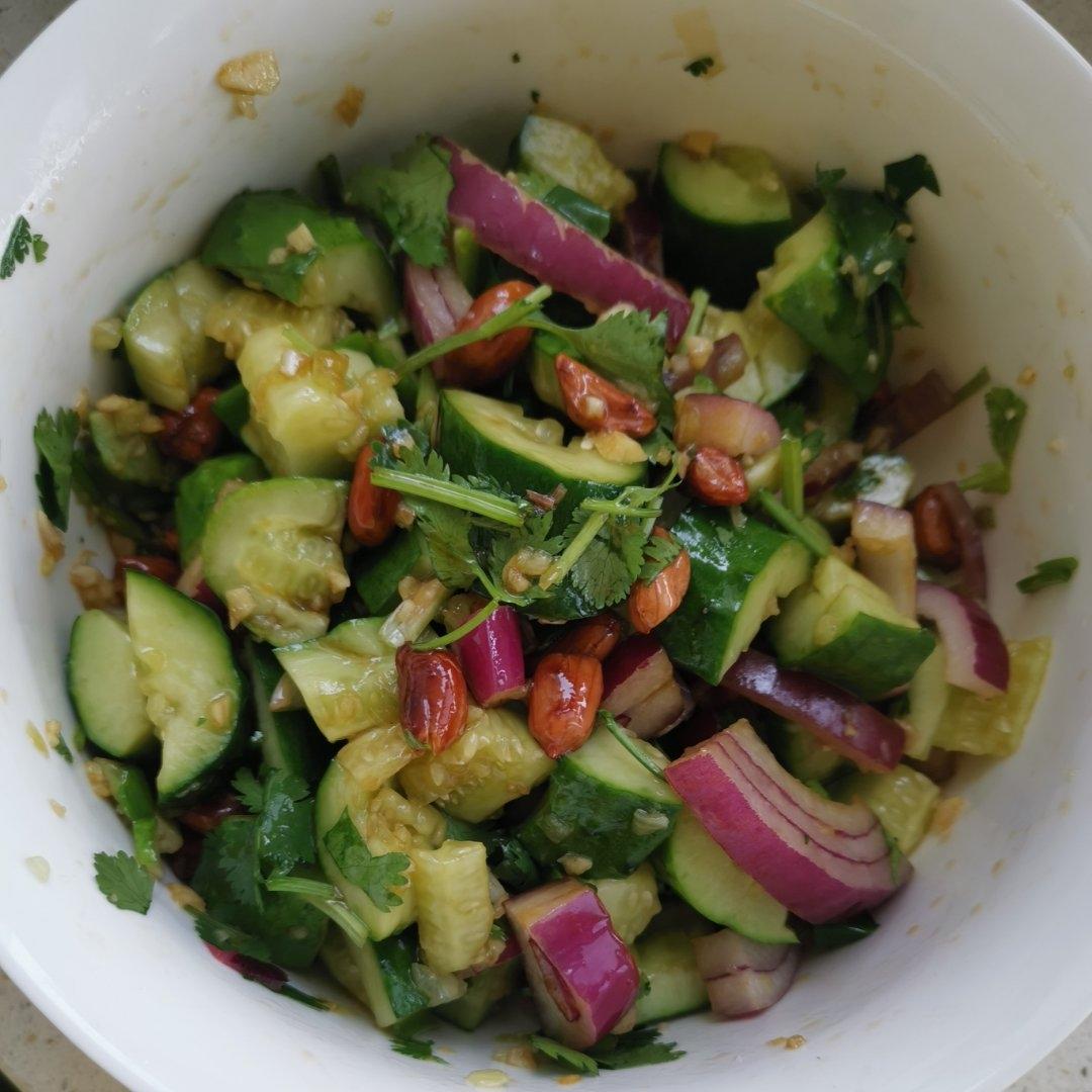 快手拌菜黄瓜洋葱花生米