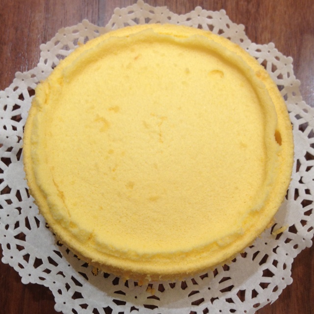 超简单完美戚风蛋糕（6寸2蛋）附打发、翻拌、脱模视频