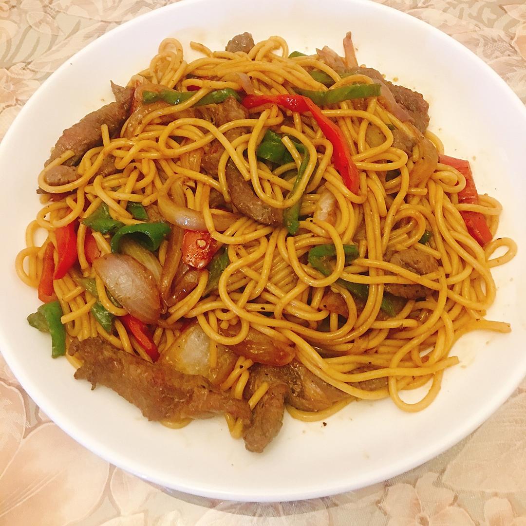 黑椒牛柳炒意面