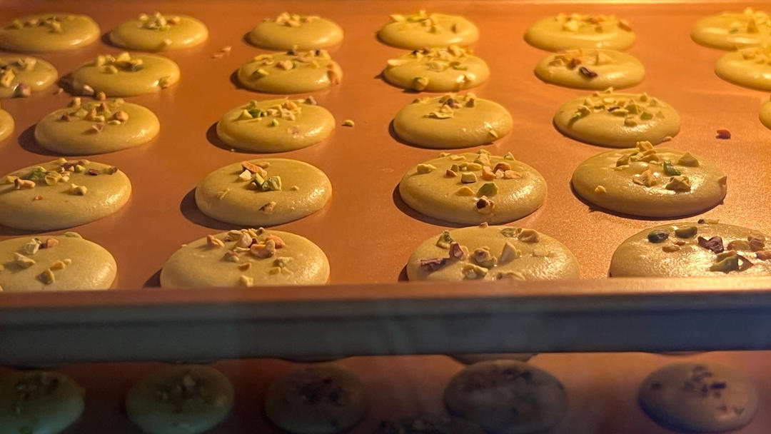 酥到掉渣！这开心果脆片太香了❗️ 零难度，一做就成功