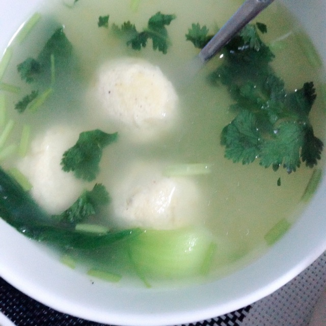 小白菜丸子汤