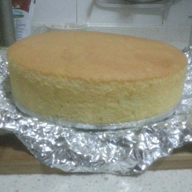 超简单完美戚风蛋糕（6寸2蛋）附打发、翻拌、脱模视频