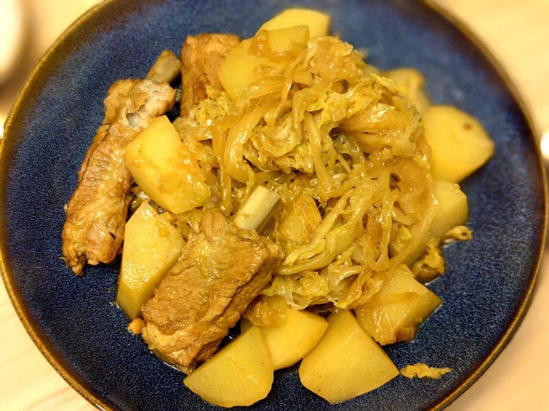 完爆西贝莜面村的【酸菜土豆炖排骨】