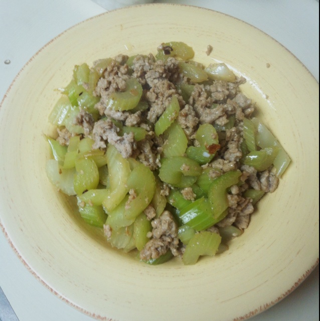 剁椒芹菜炒肉片