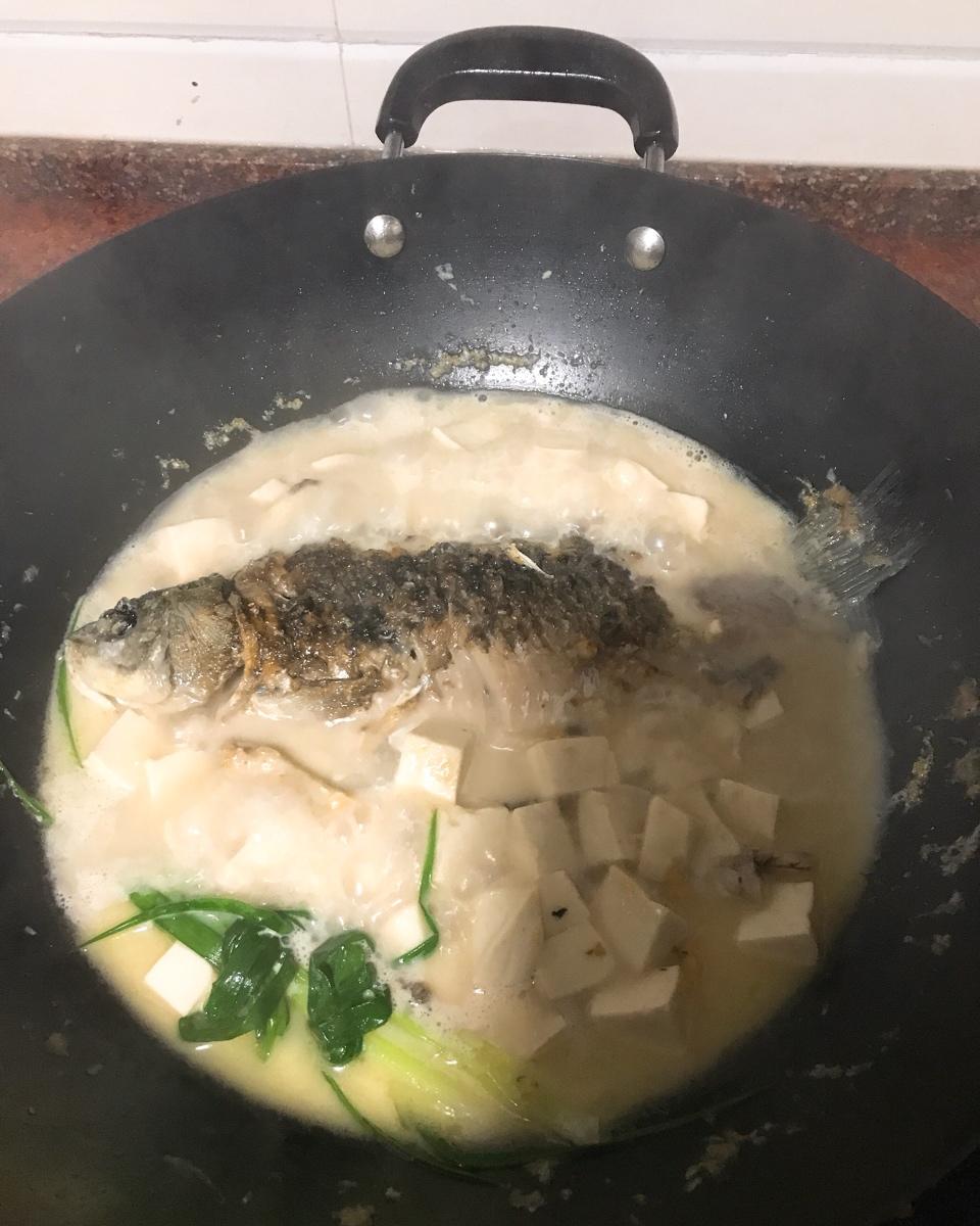 鲫鱼豆腐汤