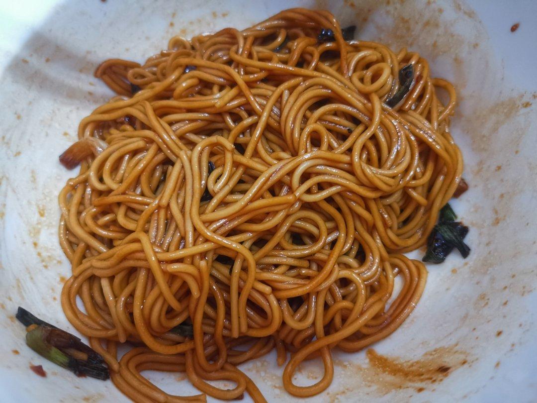 10分钟搞定的一碗葱油拌面