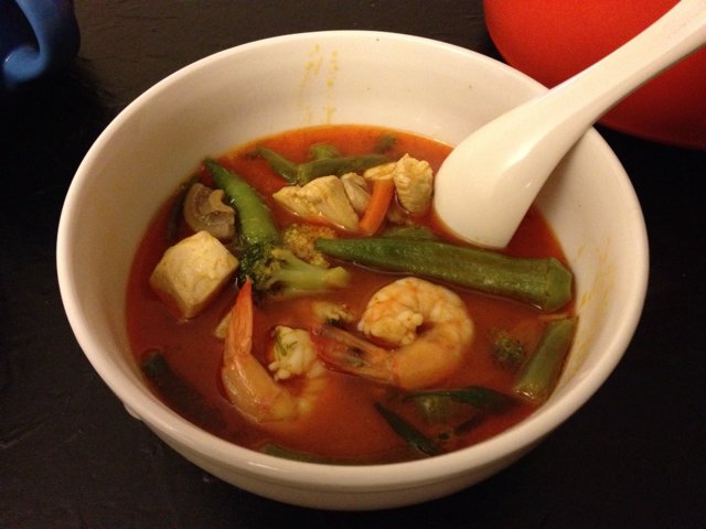 红咖喱鸡肉炖杂蔬