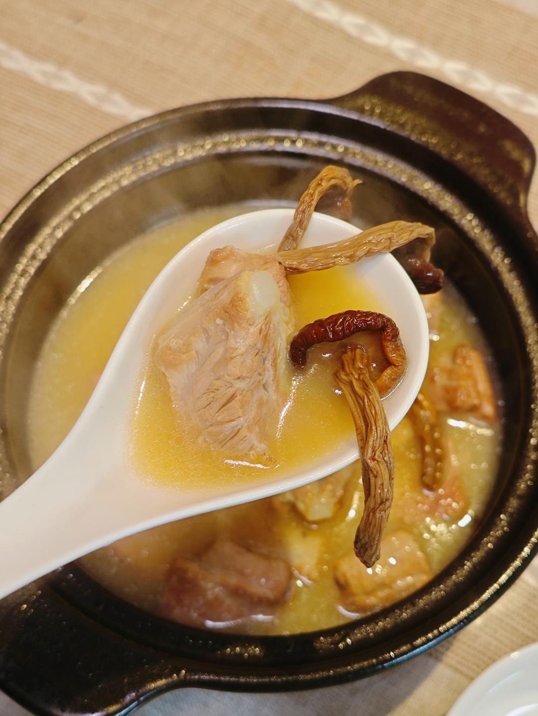 茶树菇排骨汤