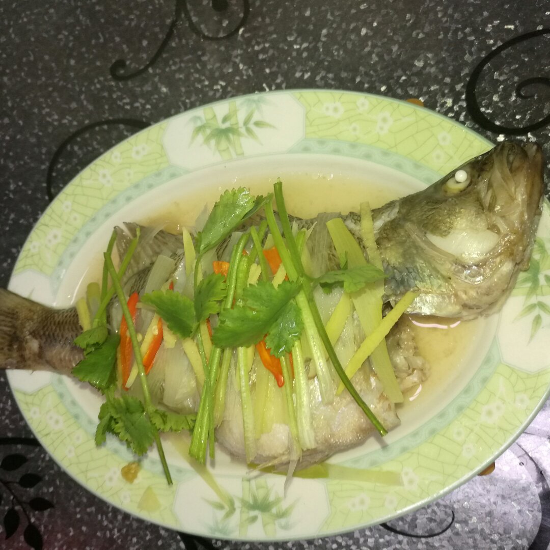清蒸鲈鱼