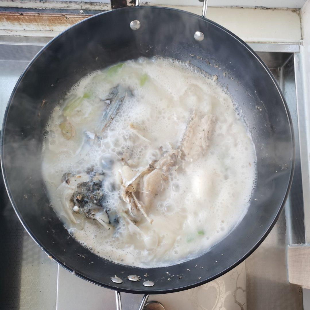 鱼头豆腐汤