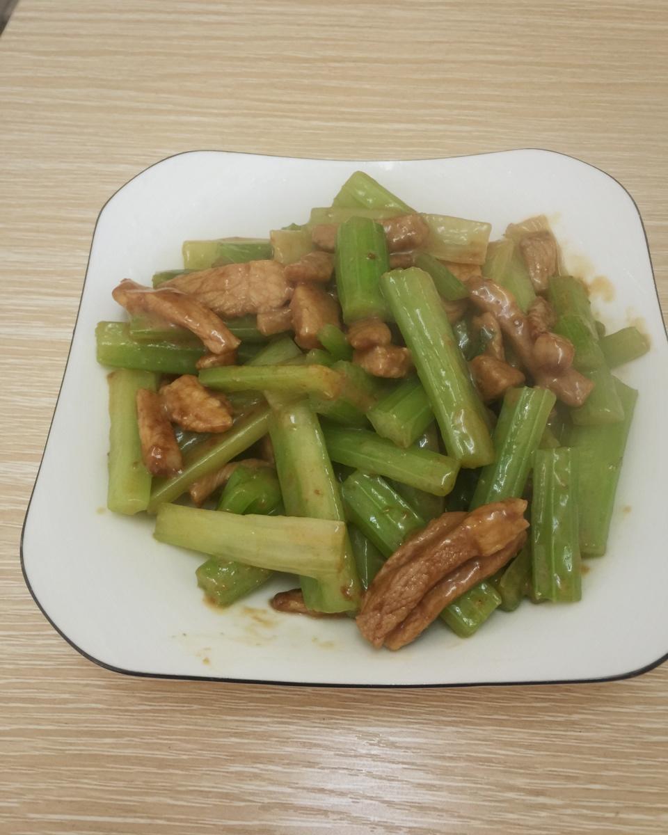 西芹炒肉