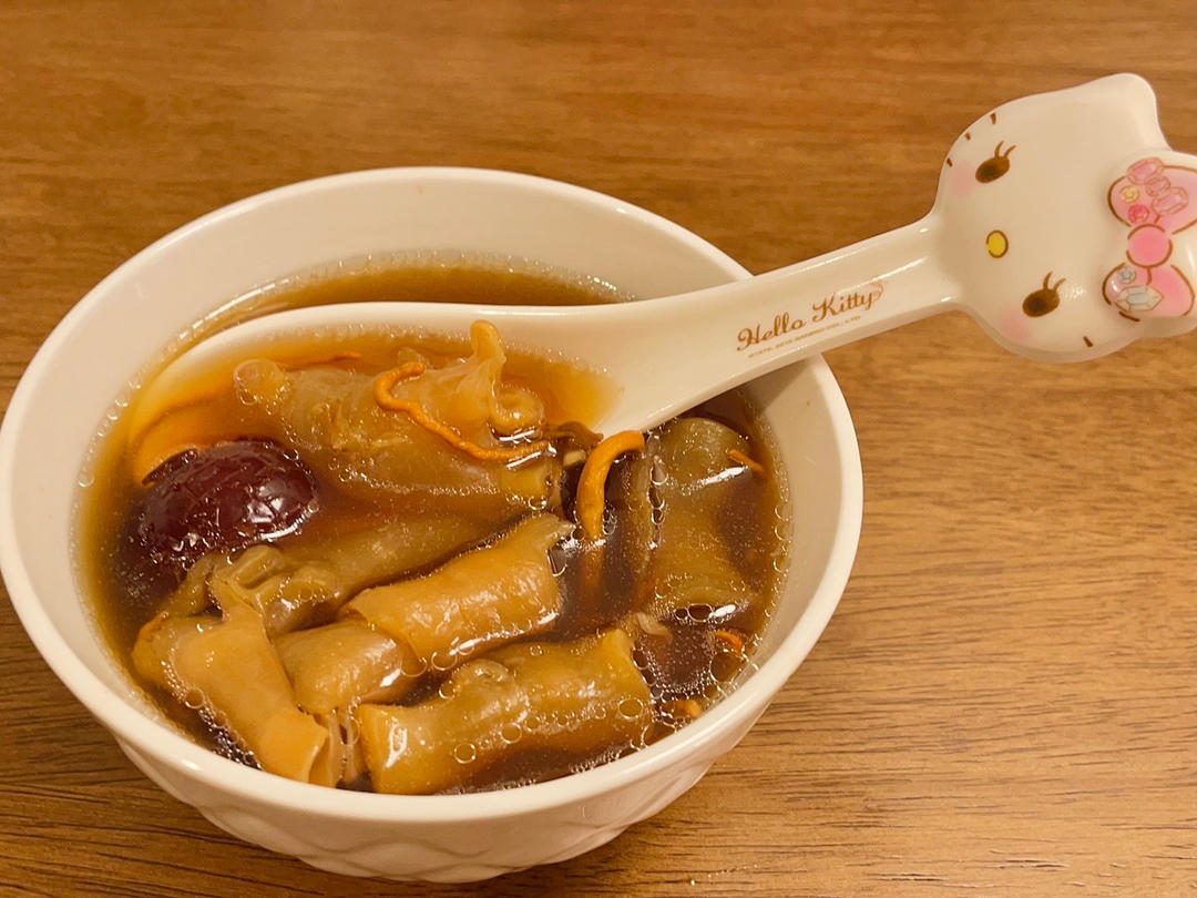 花胶花菇响螺煲鸡汤