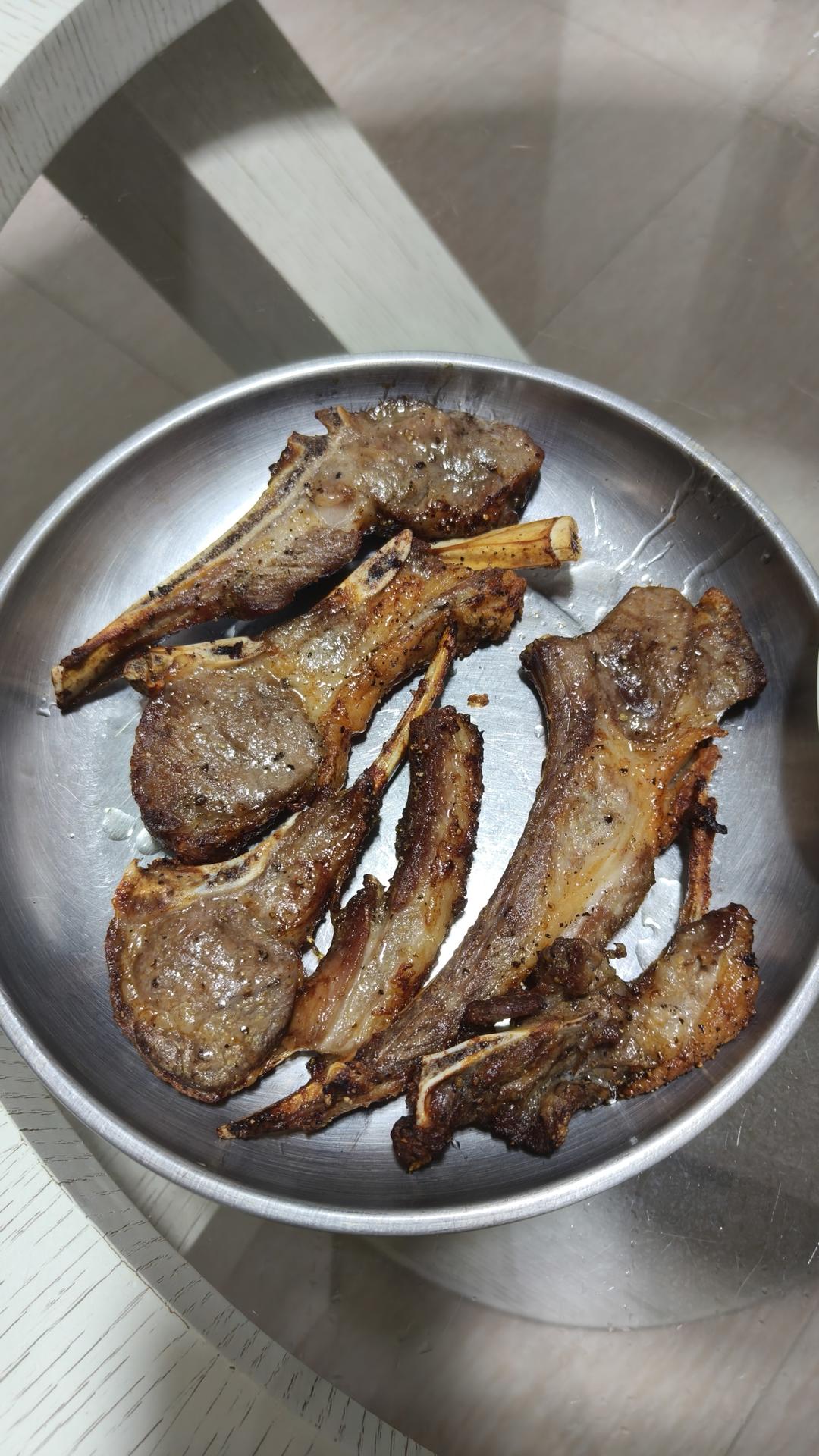 用空气炸锅做超好吃的烤羊排（附嫩肉腌制大法）