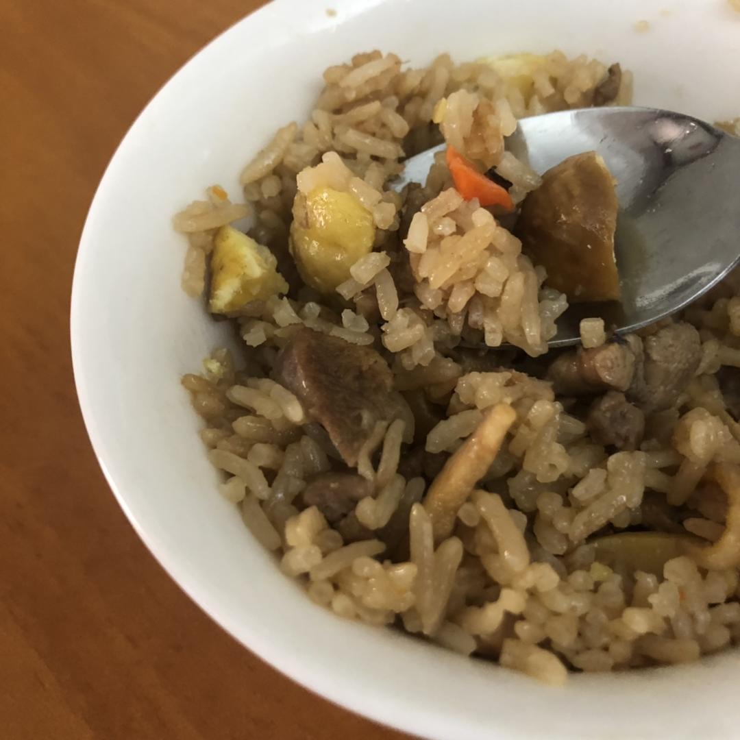 【香菇鸡肉焖饭】