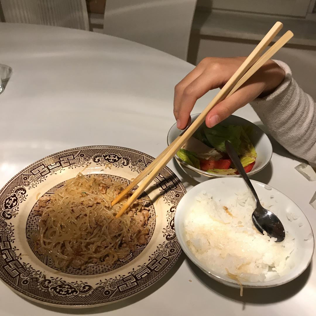 蚂蚁上树