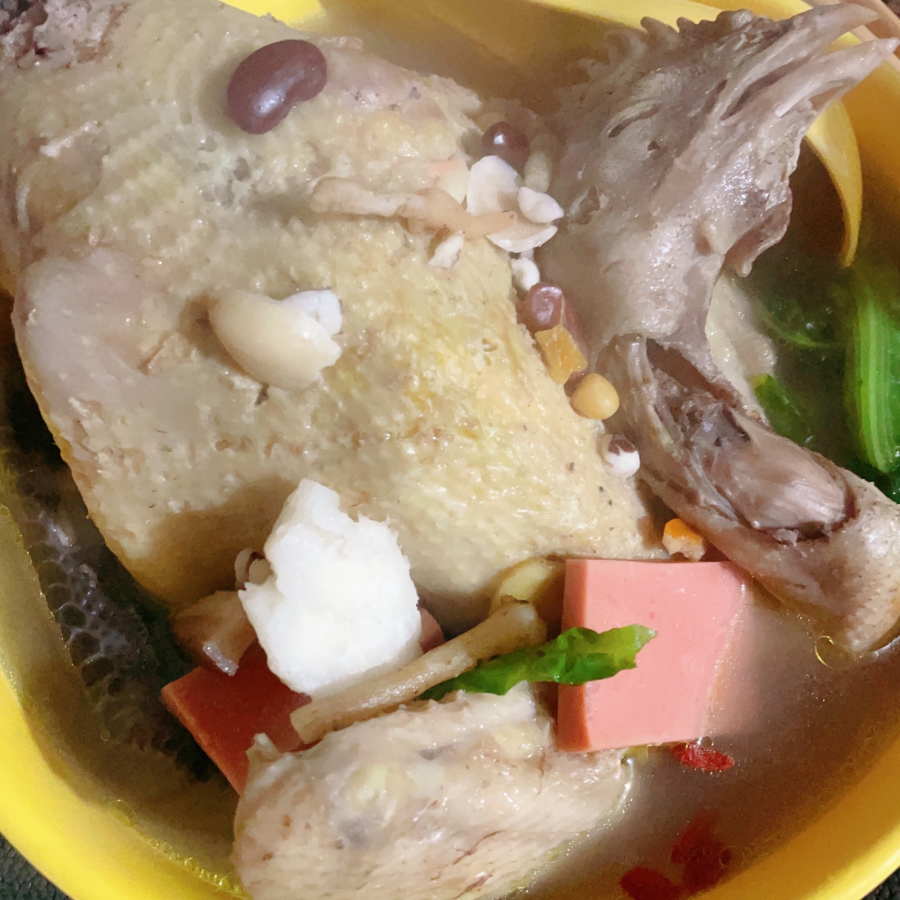 砂锅炖整鸡