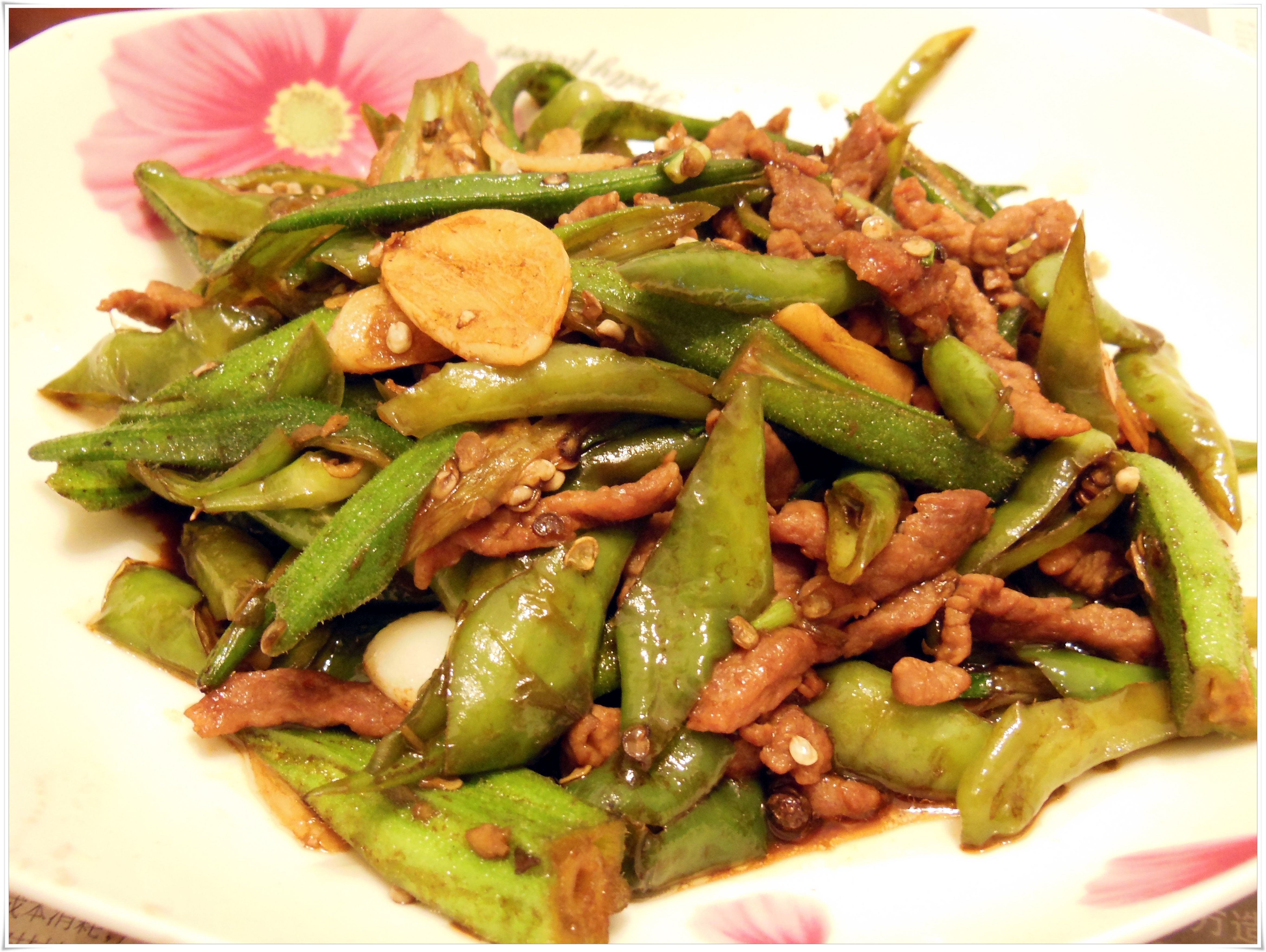 五花肉炒秋葵