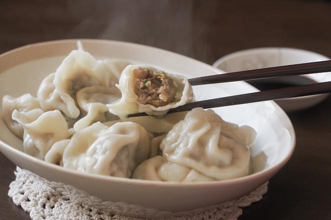 青圆椒白菜猪肉馅饺子的做法