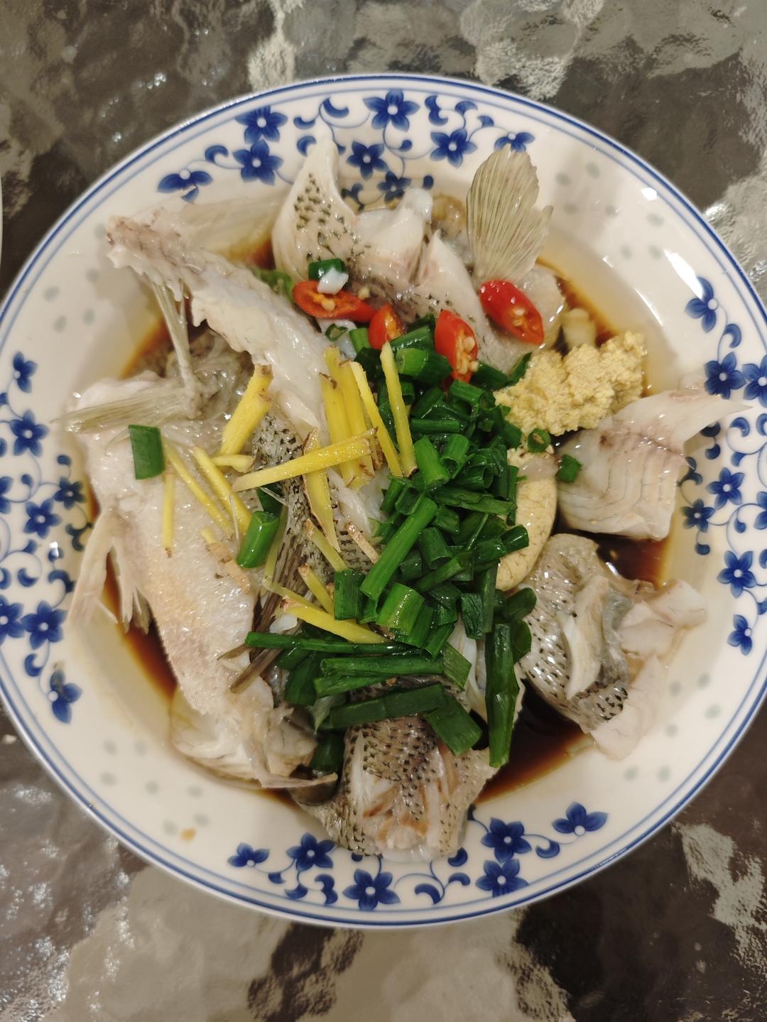 10分钟做 清蒸鲈鱼 （附切鱼图解）