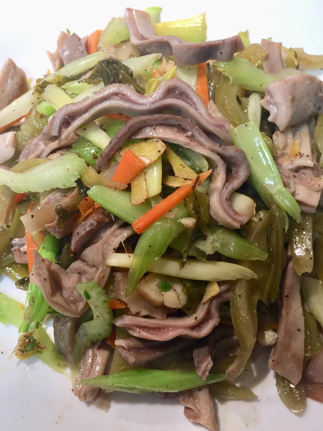 酸菜炒黑椒肚丝