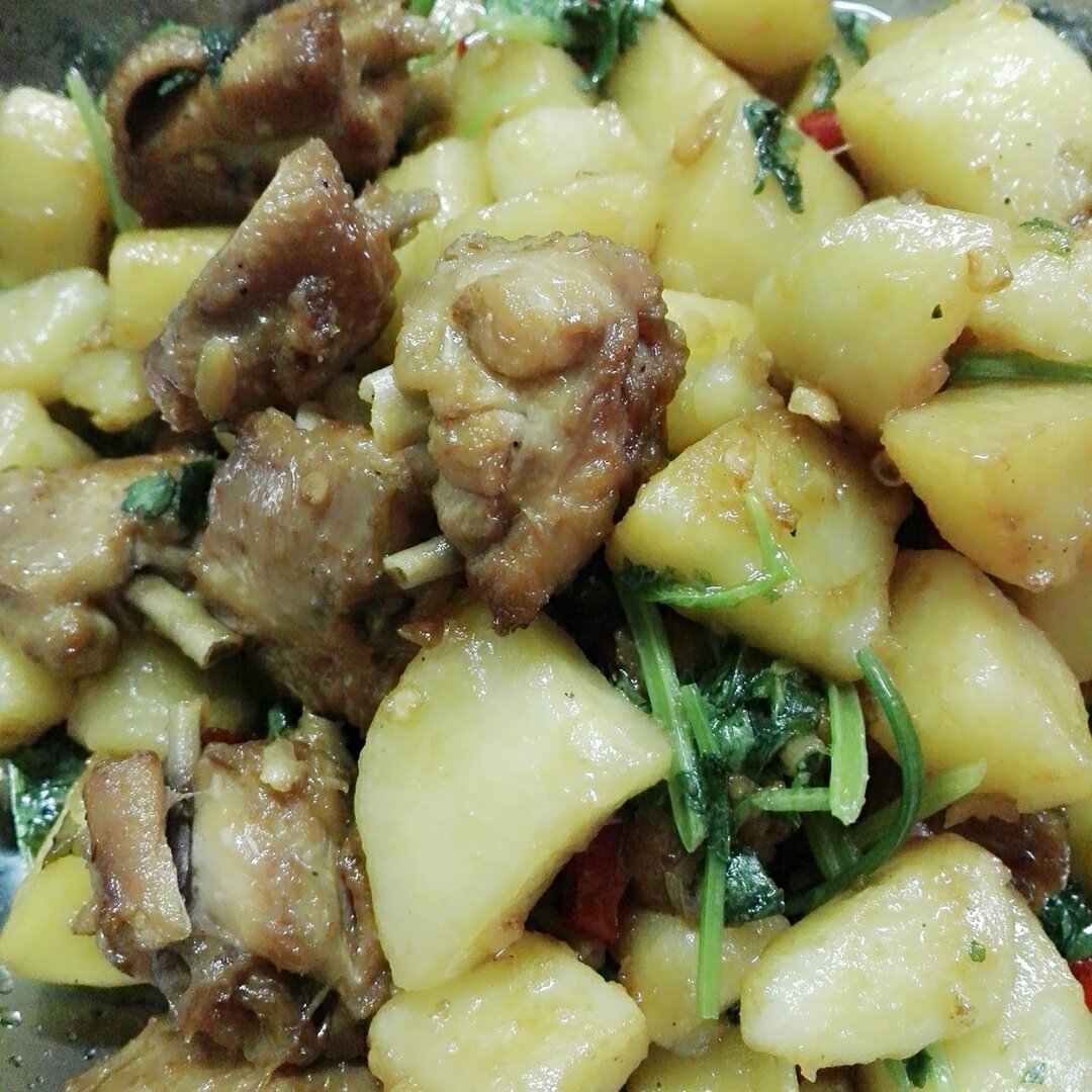 土豆炖鸡翅（快手零失败）