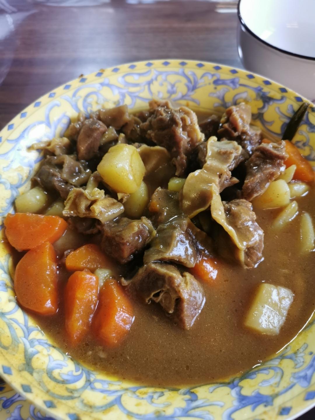咖喱土豆炖牛腩