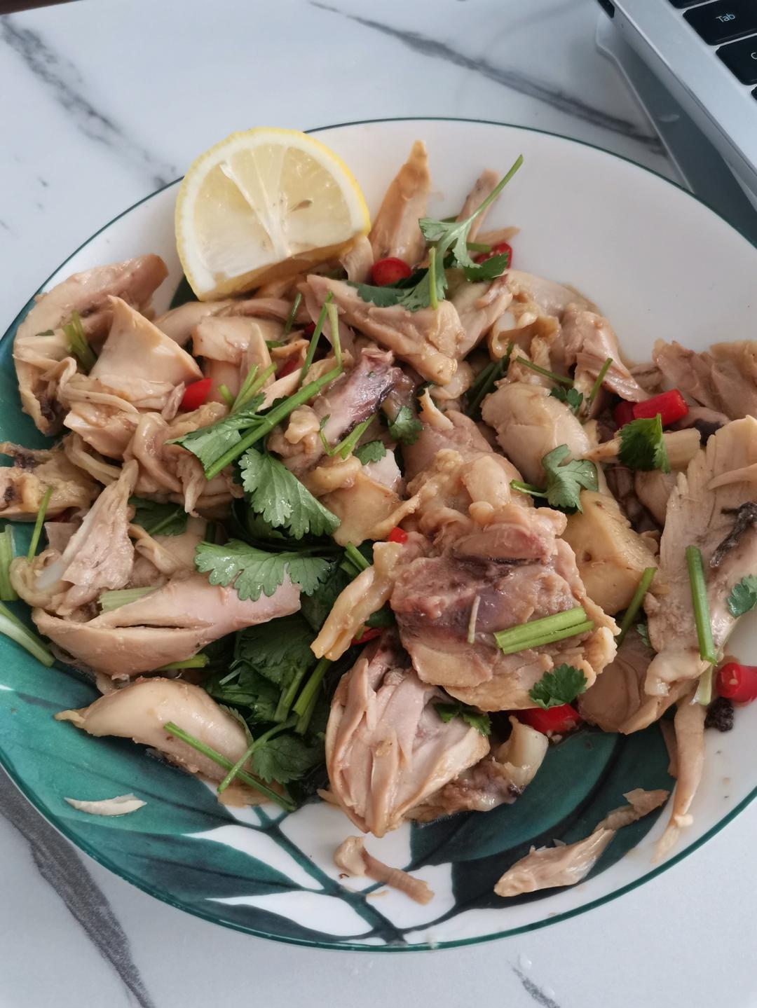 手撕凉拌鸡腿肉