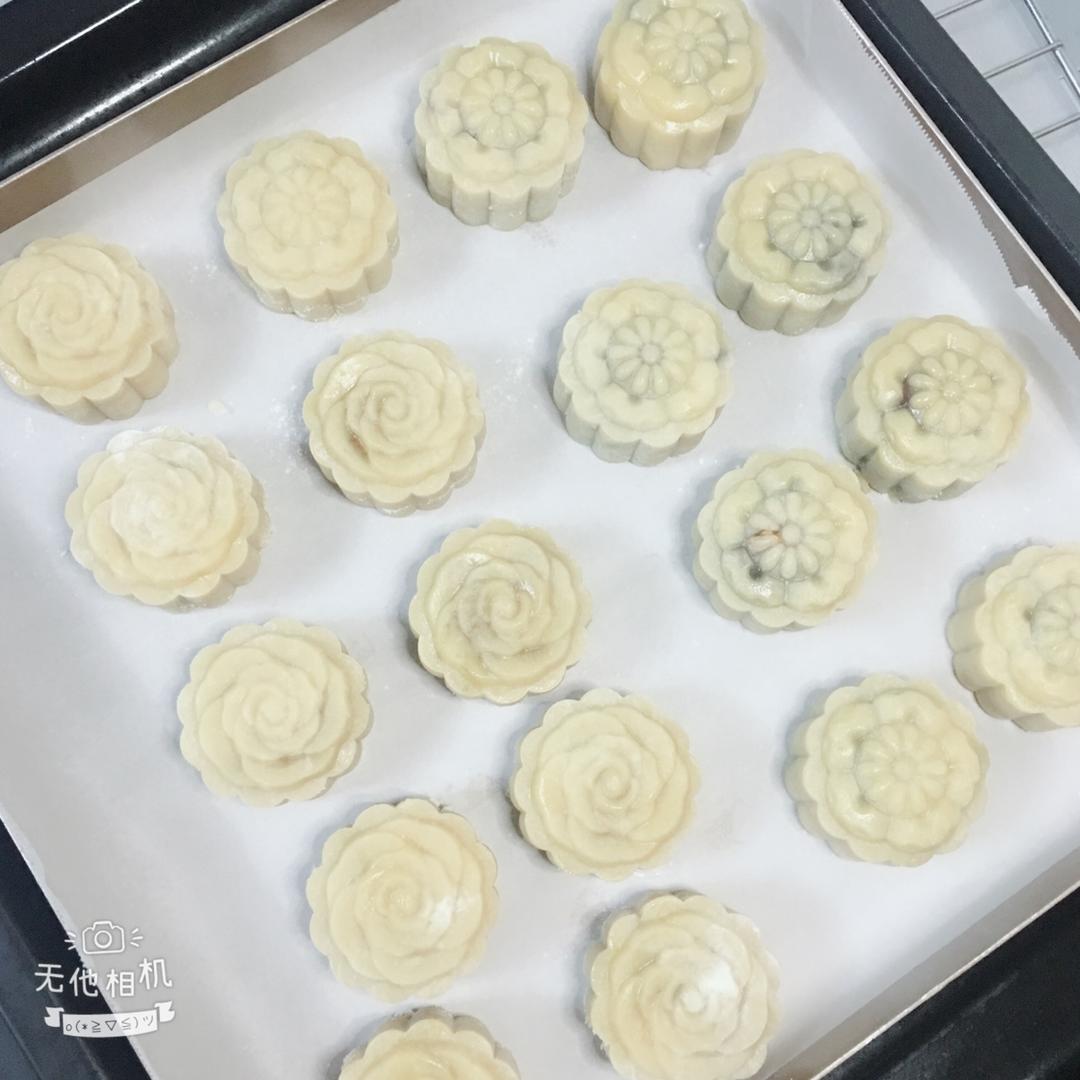广式月饼—蛋黄莲蓉月饼