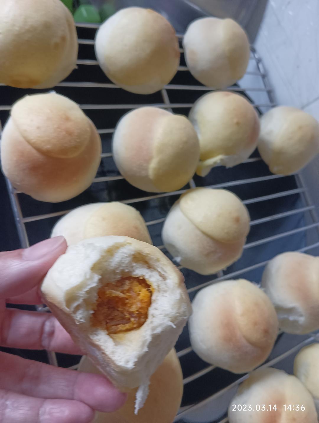 蛋黄肉松馅·小餐包