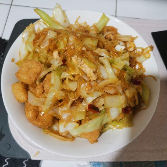 包菜粉丝炒鸡蛋