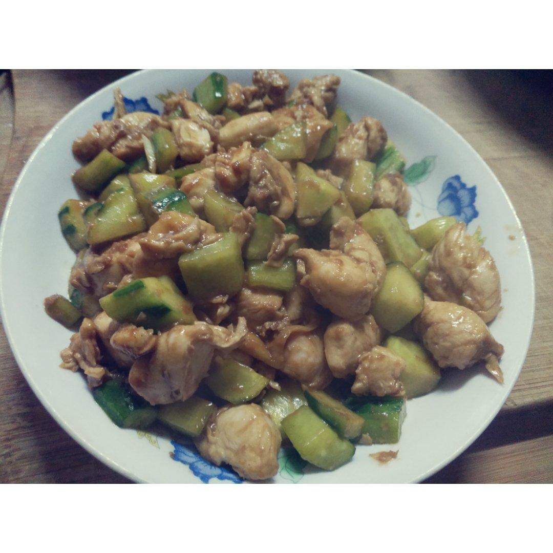 黄瓜鸡丁