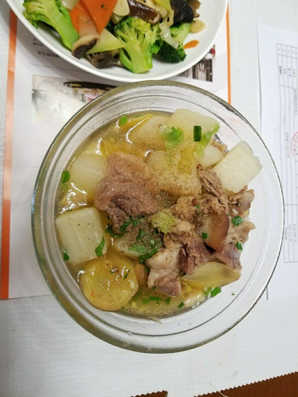 牛肉萝卜汤