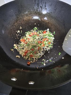 酸菜炒牛肉的做法 步骤5
