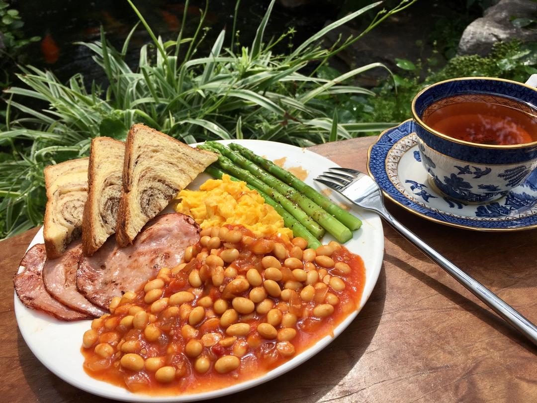 张初夏做的传统英式茄汁黄豆—英式早餐baked beans