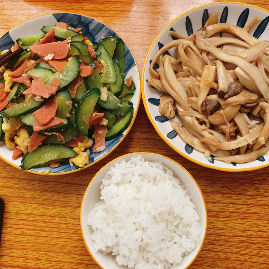 五分钟下饭菜黄瓜火腿炒鸡蛋