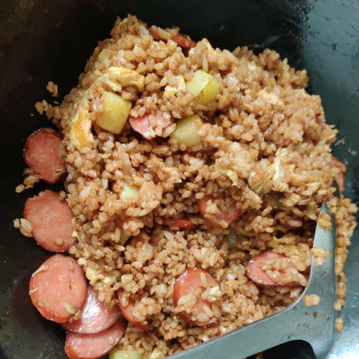 邻居抢着来我家吃土豆香肠炒饭，原来这么香！