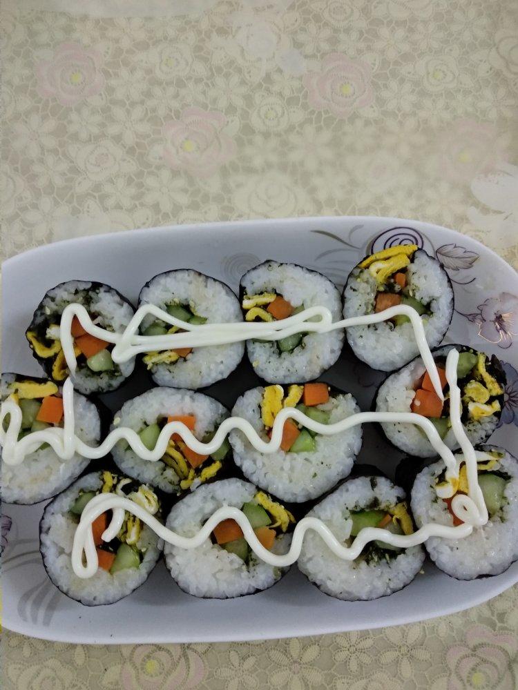 紫菜包饭（蛋黄肉松寿司卷）孩子们非常喜欢的一种食物🥰孩子喜欢的😋当妈的都会🤦‍♀️