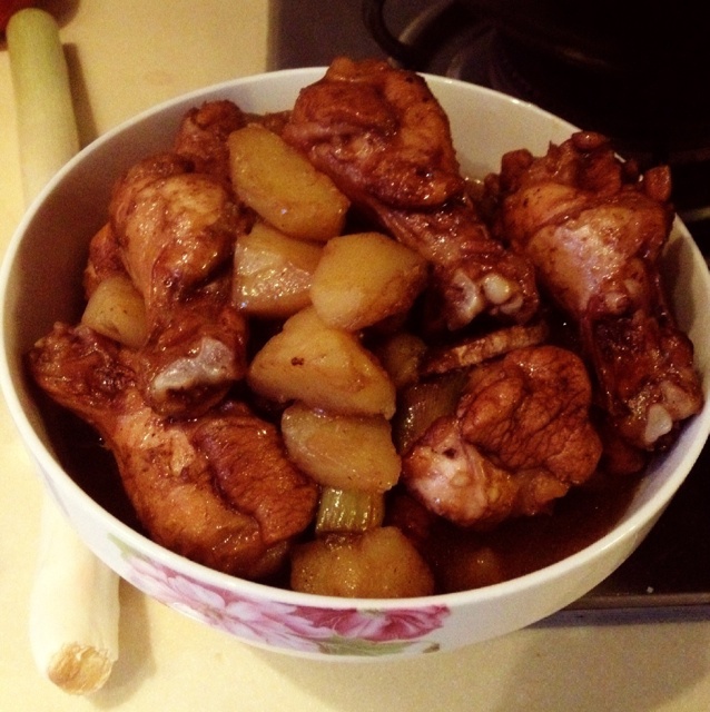 土豆炖翅根