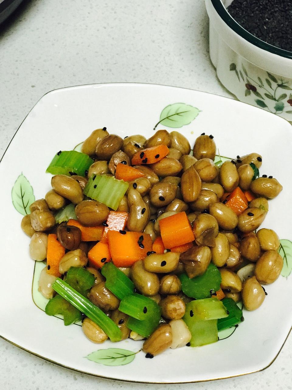 凉拌芹菜花生米胡萝卜