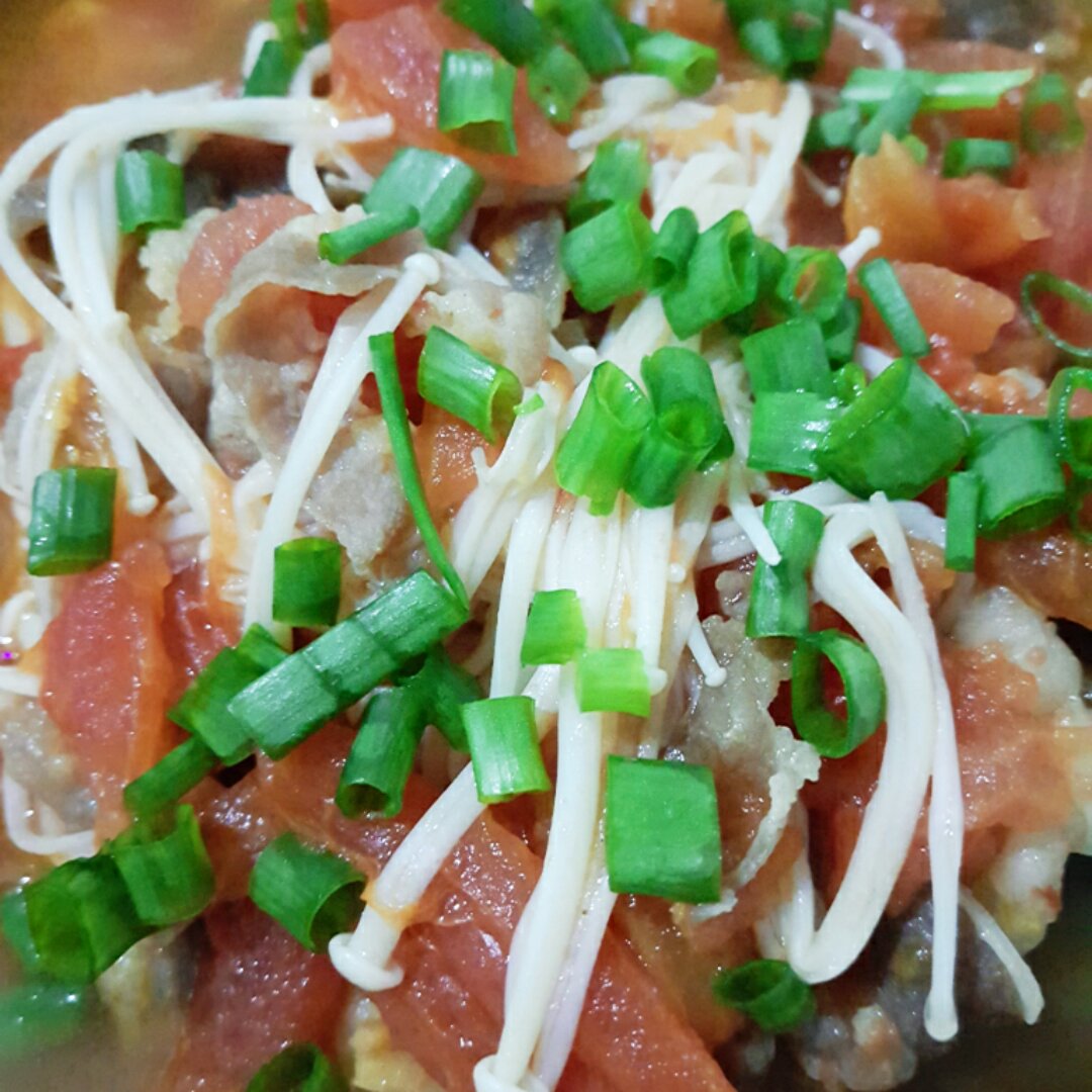 金针菇肥牛番茄锅