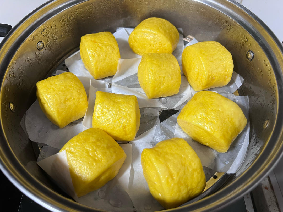 新手也可以--详解如何做出人见人爱、金黄的南瓜馒头