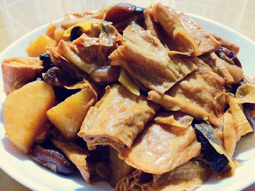 红烧土豆香菇腐竹