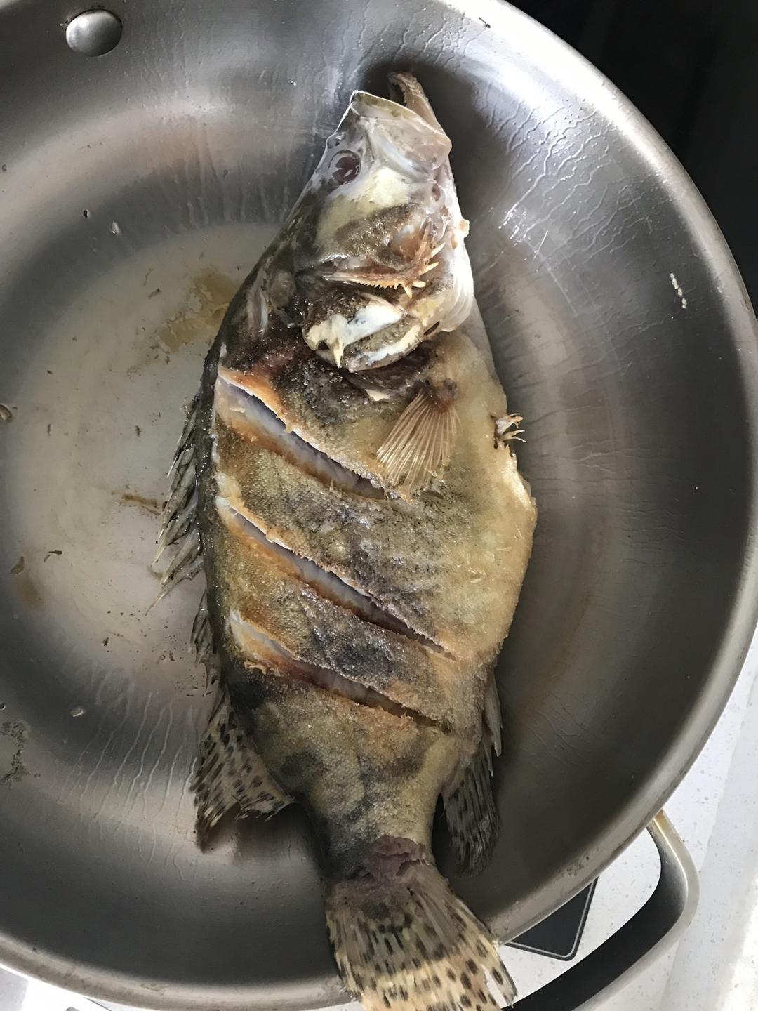 臭鱖魚(家常燒魚)的做法 步驟4