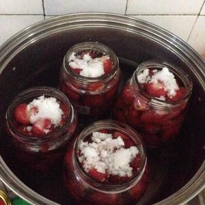 草莓罐头的做法 步骤2