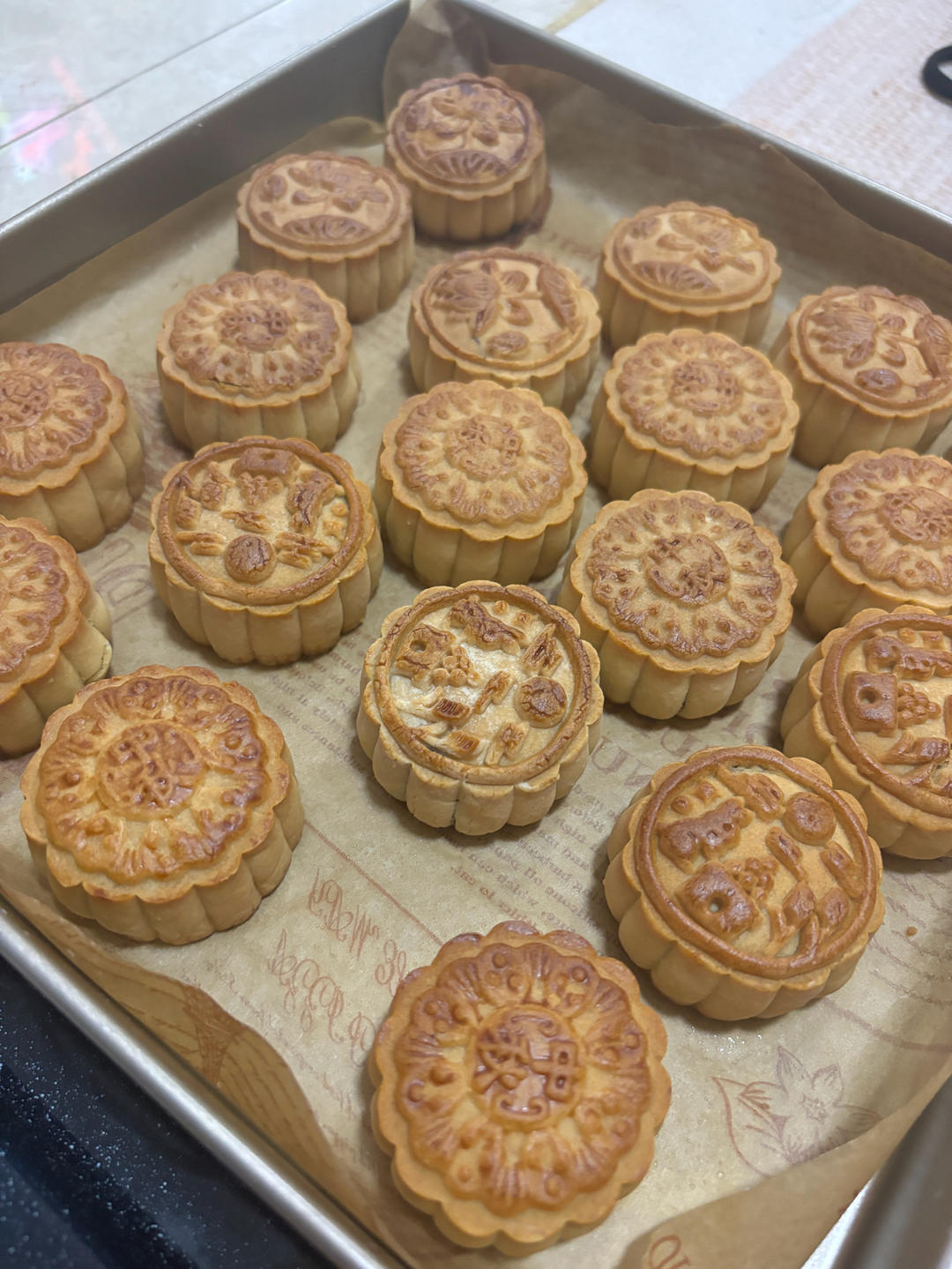 广式月饼—蛋黄莲蓉月饼