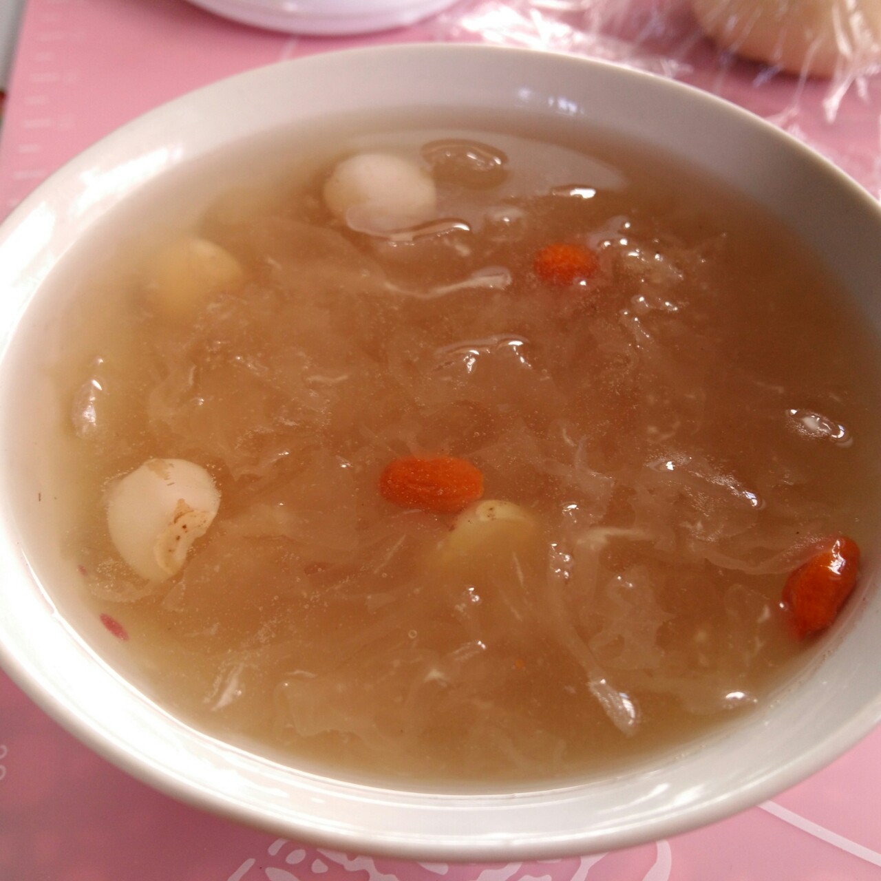 银耳莲子羹