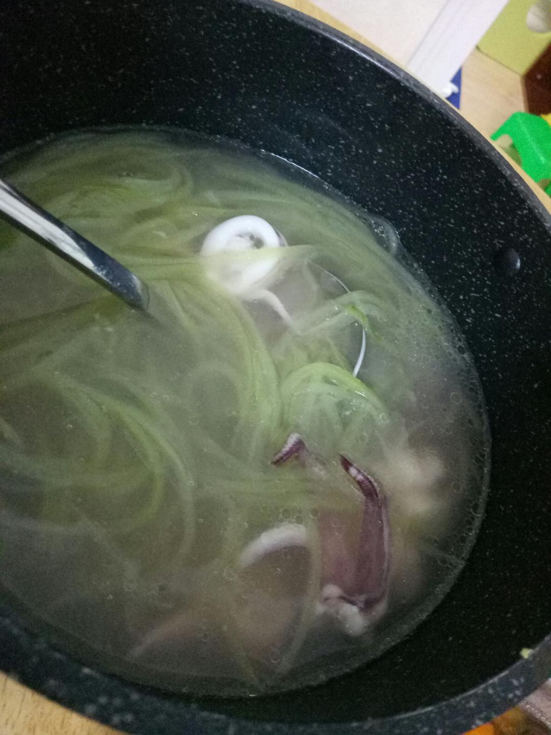 【10分钟系列】白萝卜豆腐圆子汤