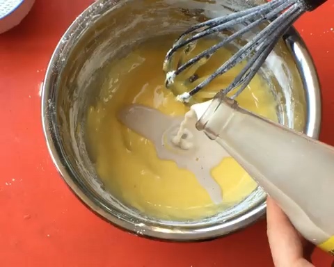 豆乳蛋糕卷✨（无奶油 低脂健康 呐！）的做法 步骤14