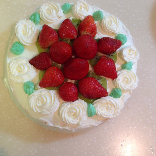 6寸草莓奶油生日蛋糕